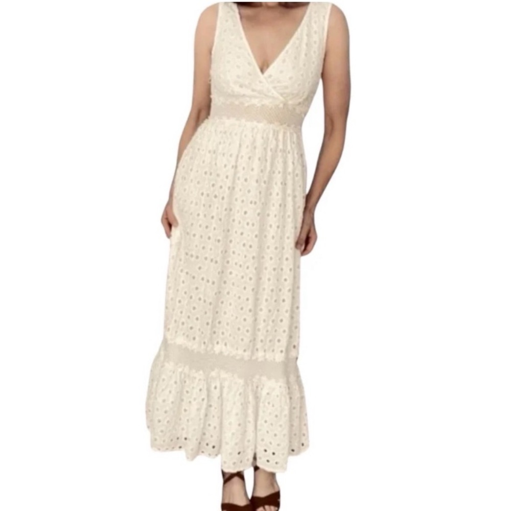 Leifnotes eyelet dress